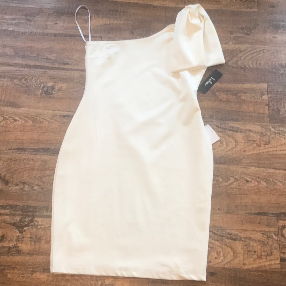 🔥Sale @ $17🔥White one shoulder dress